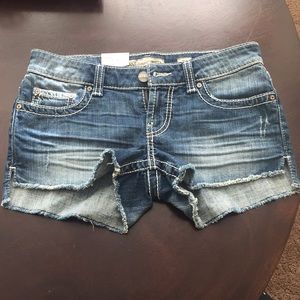 BKE Stella low rise size 26 denim shorts NWT